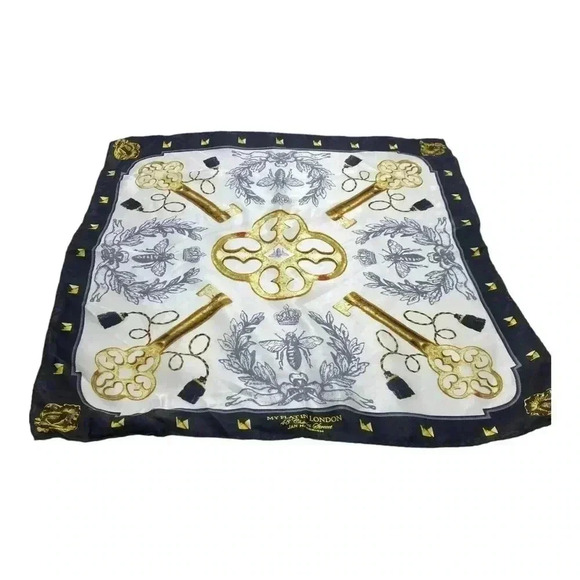My flat in London 48 Charles street Jan Haedrich silk scarf Versace - Picture 1 of 3